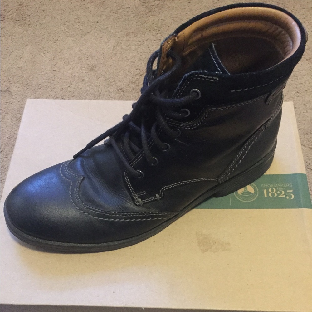 Men's Clarks boots 10.5